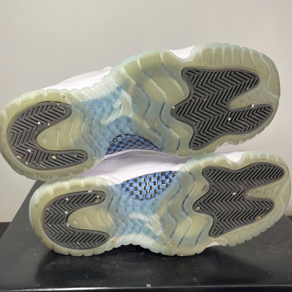 Jordan 11 Retro Low Legend Blue (GS) Size 5Y/6.5W - Picture 4 of 9